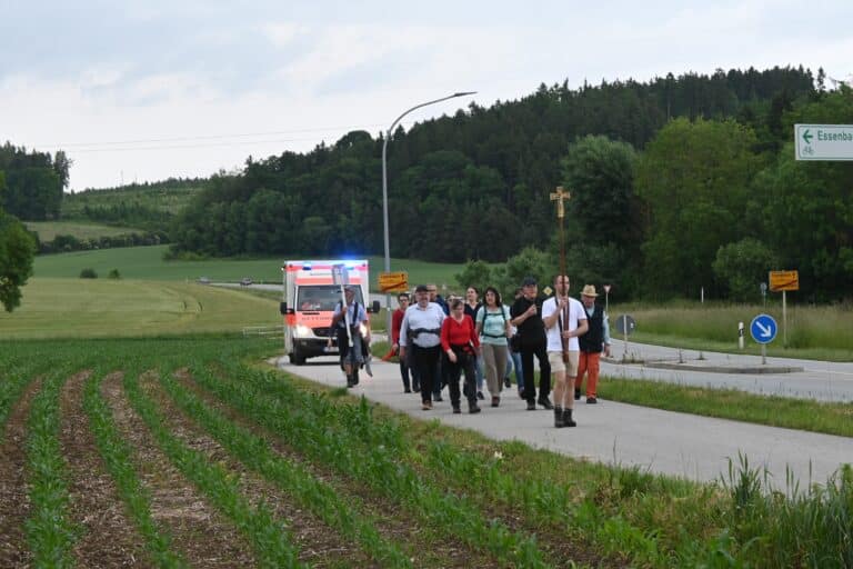 Wallfahrtsgruppe bei Unterunsbach